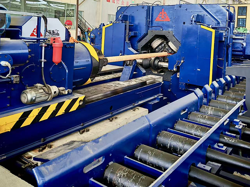 Radial forging machine